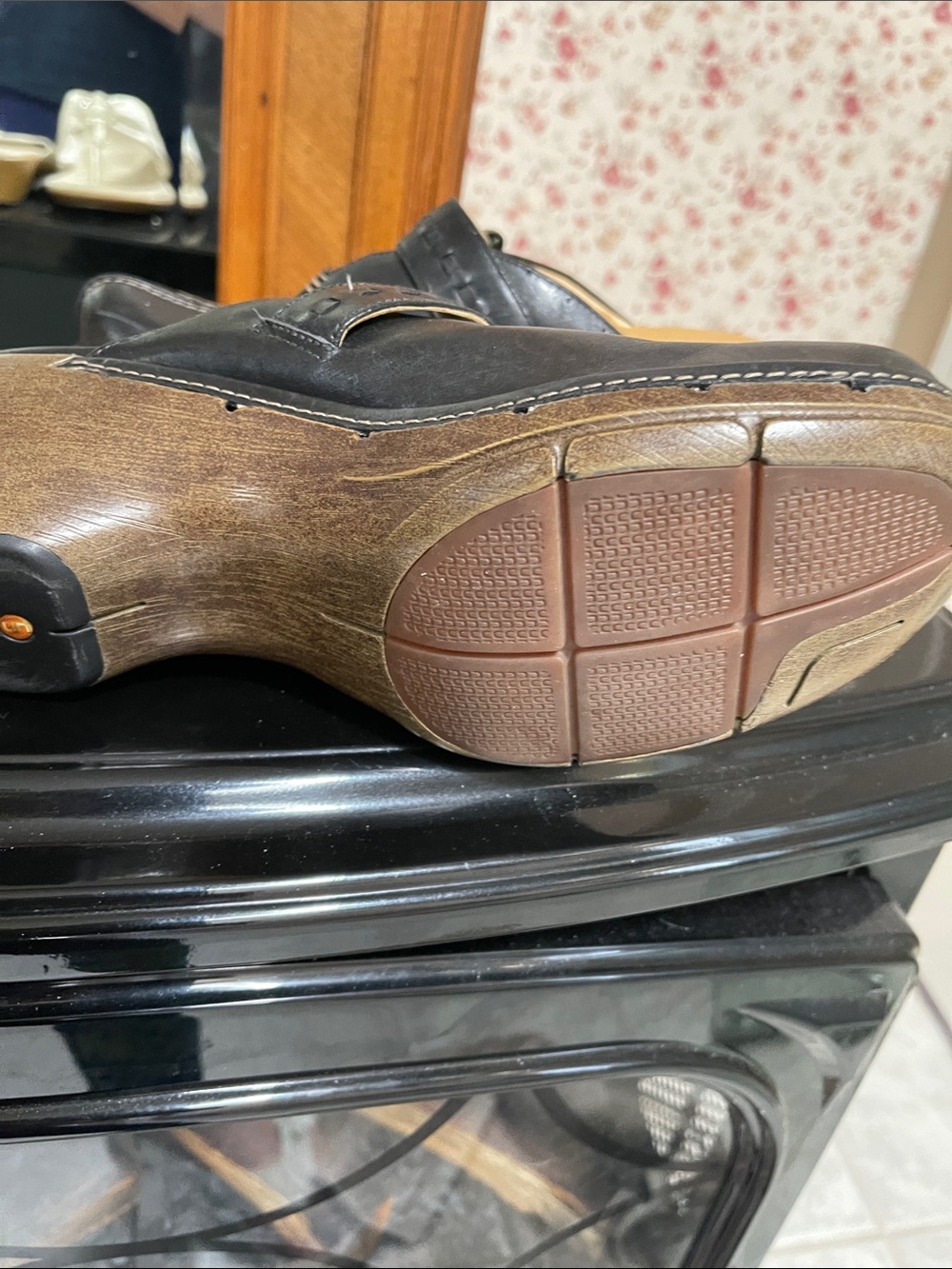 SoftWalk Black Leather Embroidered Clog Mules - Picture 5 of 6